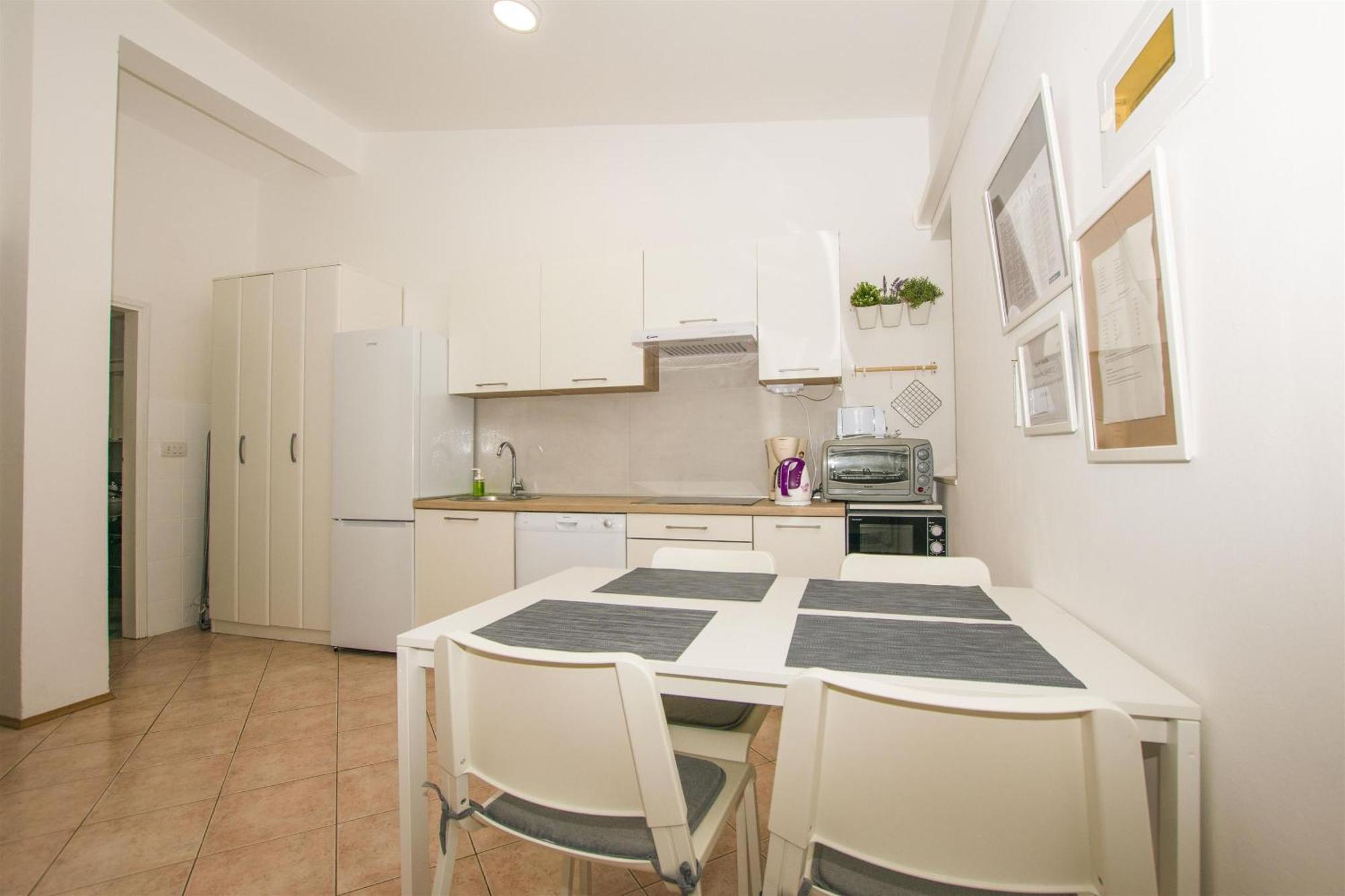 Apartments Josip Drage Buitenkant foto