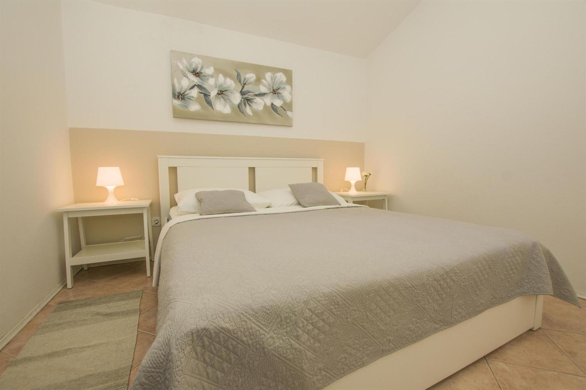 Apartments Josip Drage Buitenkant foto