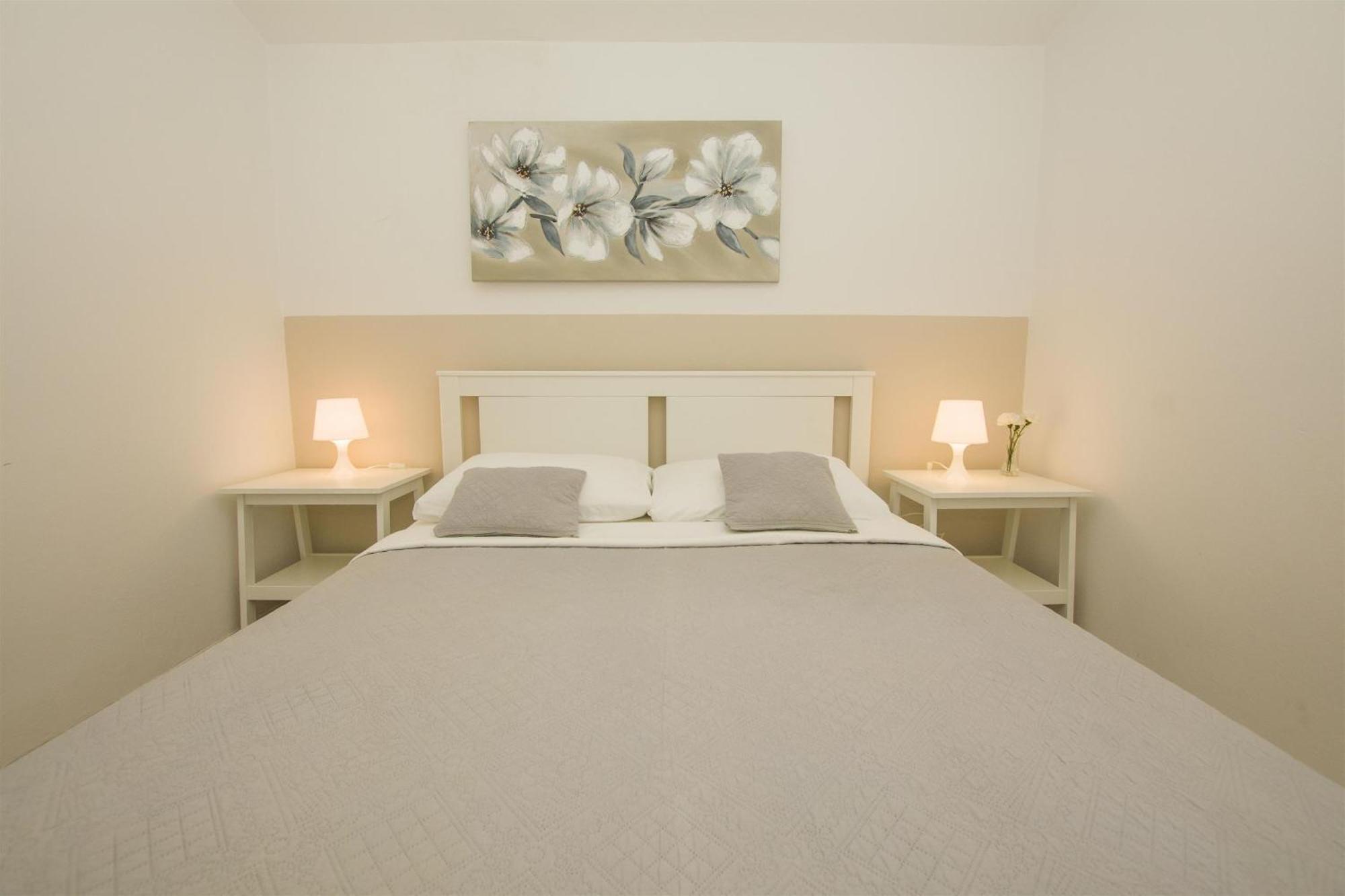Apartments Josip Drage Buitenkant foto